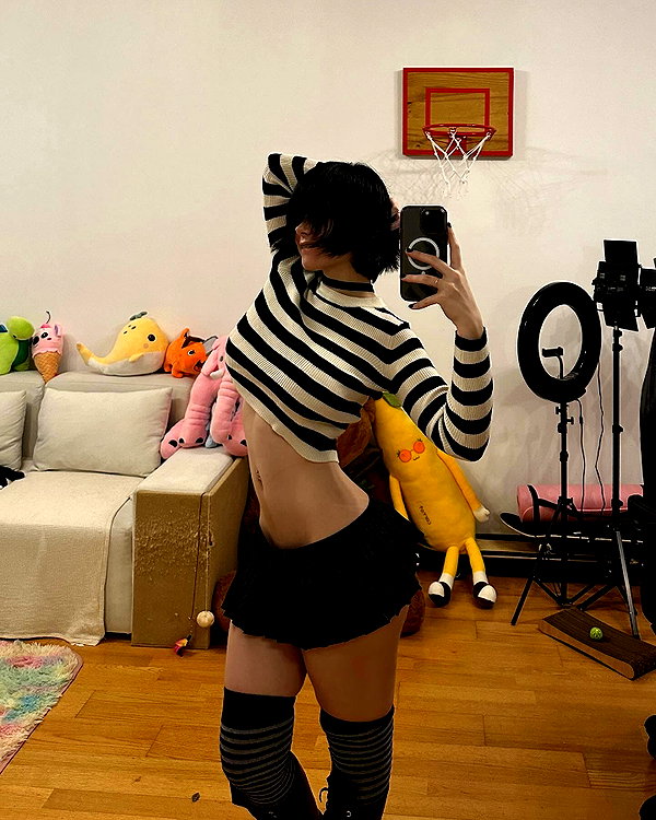 nicoleponyxo instagram image archive image