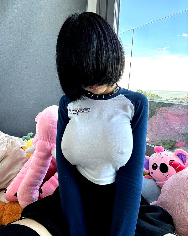 nicoleponyxo instagram image archive image
