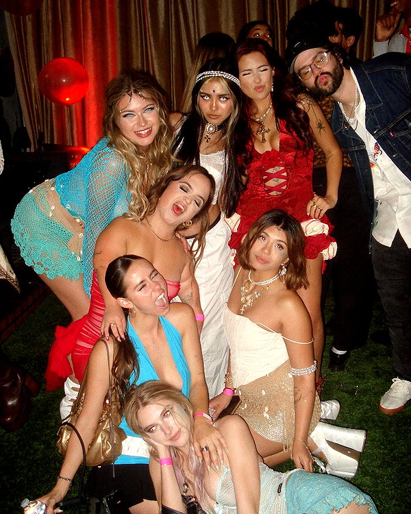 nicoleviado instagram image archive image