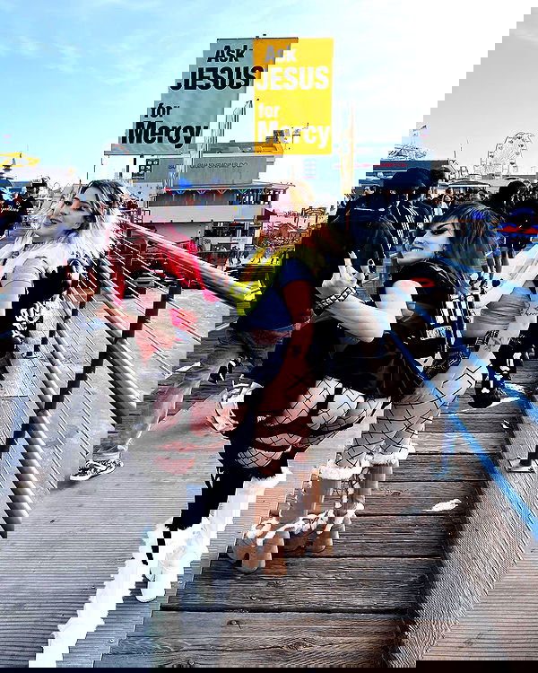 nikkibitez nikkibitez archive image