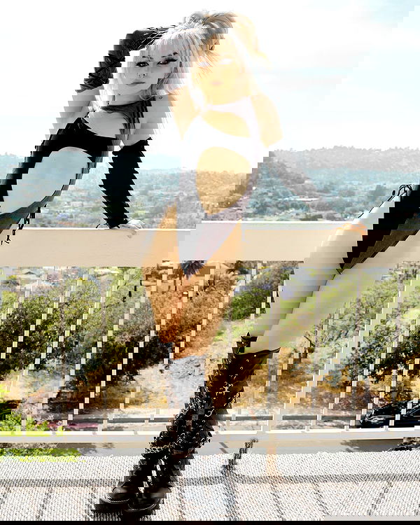 nikkibitez nikkibitez archive image