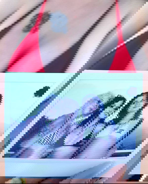 nikkibitez nikkibitez archive image