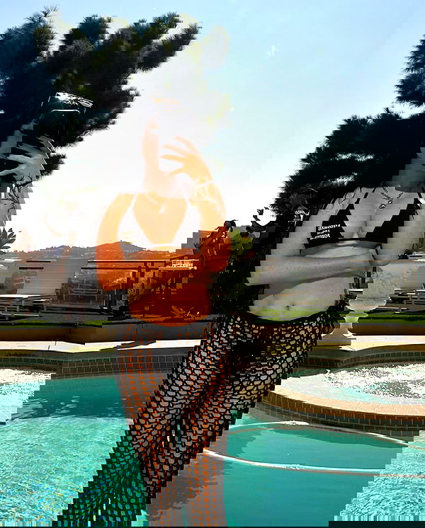 nikkibitez nikkibitez archive image