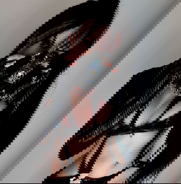 nikkibitez nikkibitez archive image