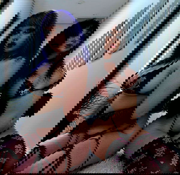 nikkibitez nikkibitez archive image