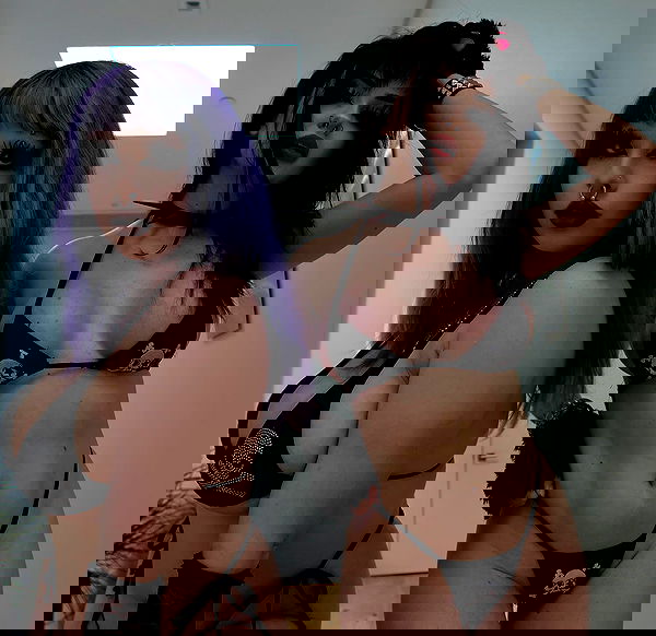 nikkibitez nikkibitez archive image