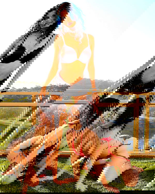 nikkibitez nikkibitez archive image