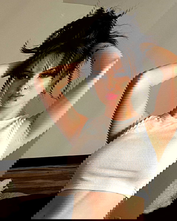 nikkibitez nikkibitez archive image