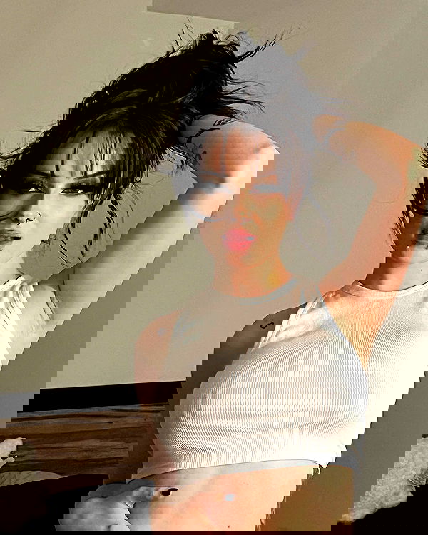 nikkibitez nikkibitez archive image