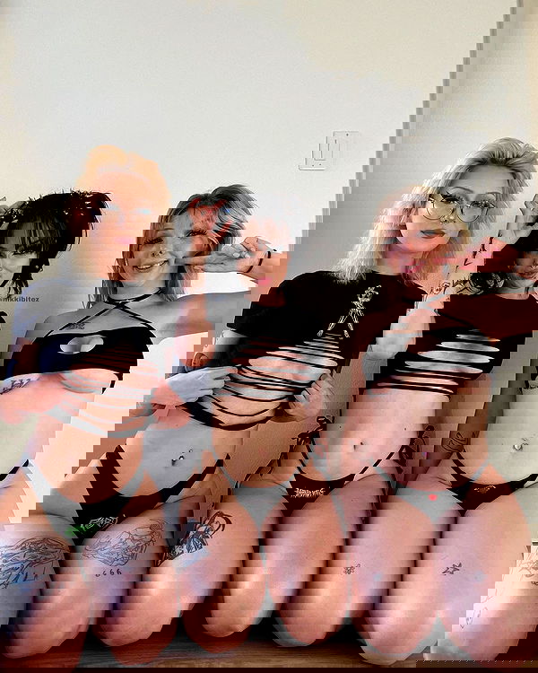 nikkibitez nikkibitez archive image