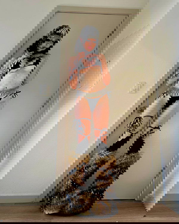 nikkibitez nikkibitez archive image