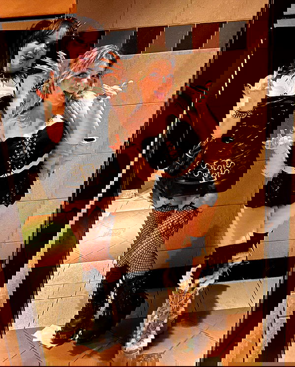 nikkibitez nikkibitez archive image