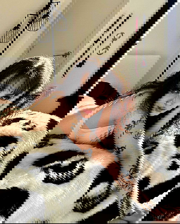 nikkibitez nikkibitez archive image