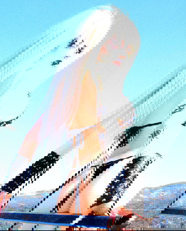 nikkibitez nikkibitez archive image