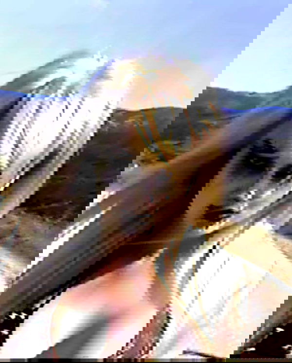 nikkibitez nikkibitez archive image