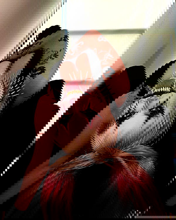 nikkibitez nikkibitez archive image