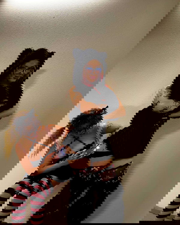 nikkibitez nikkibitez archive image