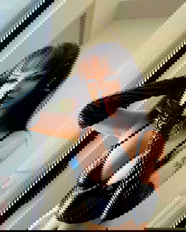 nikkibitez nikkibitez archive image