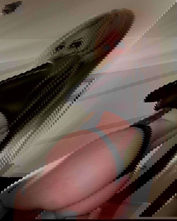 nikkibitez nikkibitez archive image