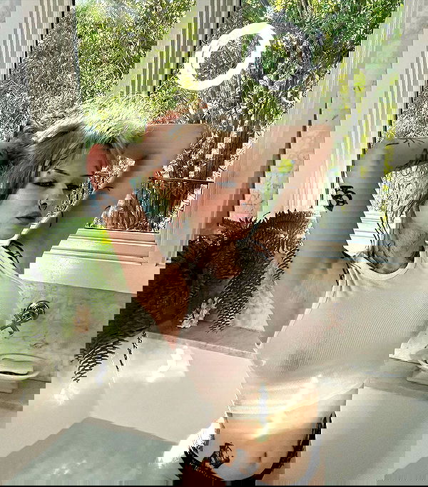 nikkibitez nikkibitez archive image