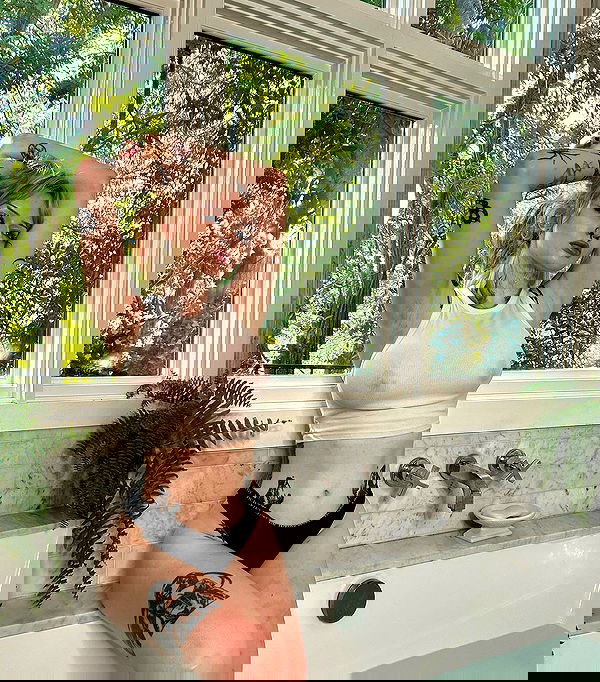 nikkibitez nikkibitez archive image