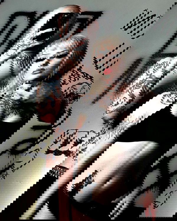 nikkibitez nikkibitez archive image