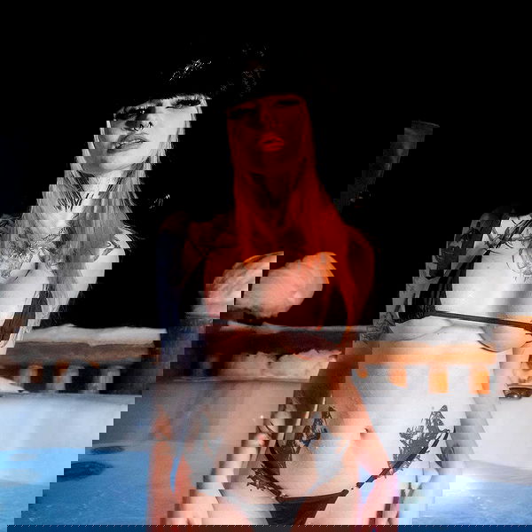 nikkibitez nikkibitez archive image