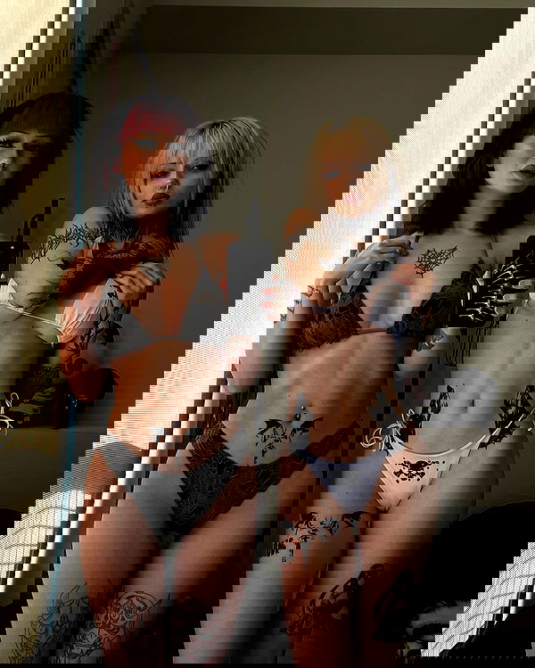 nikkibitez nikkibitez archive image