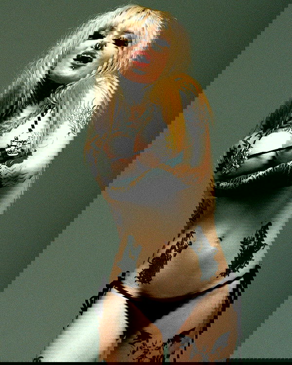 nikkibitez nikkibitez archive image