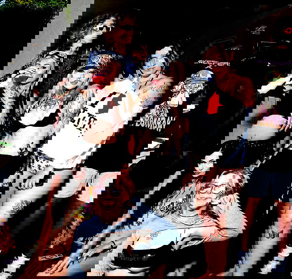 nikkibitez nikkibitez archive image