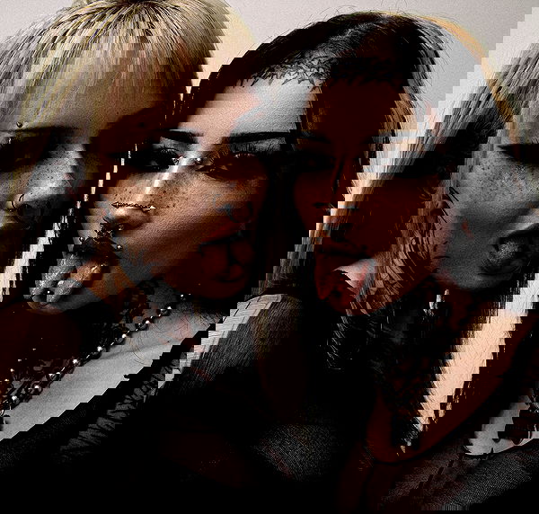 nikkibitez nikkibitez archive image