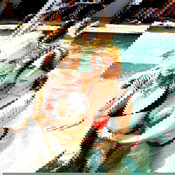 nikkibitez nikkibitez archive image