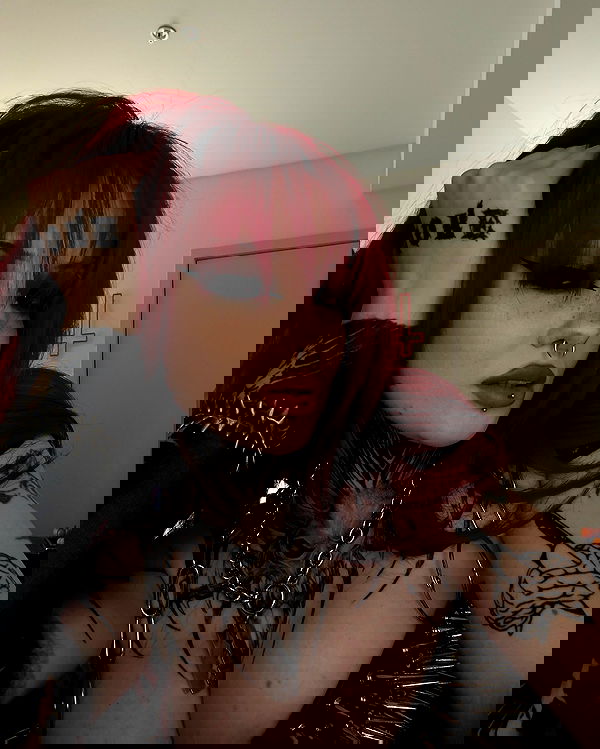 nikkibitez nikkibitez archive image