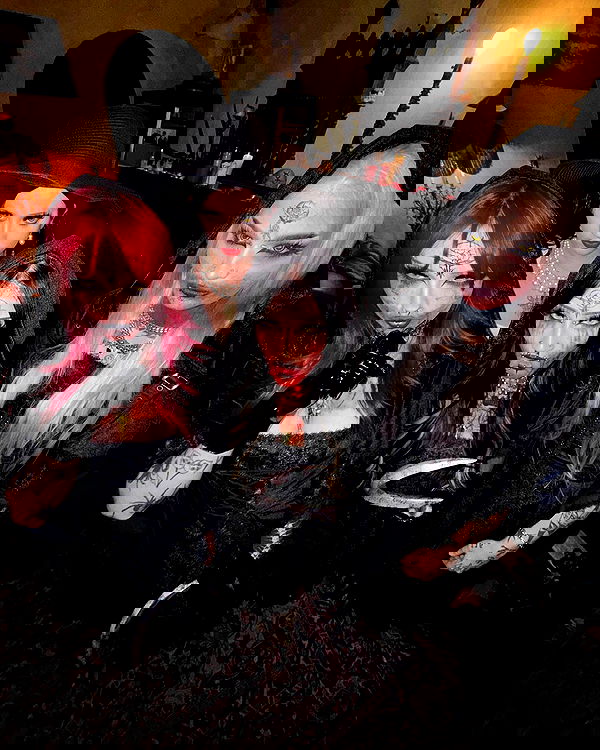 nikkibitez nikkibitez archive image