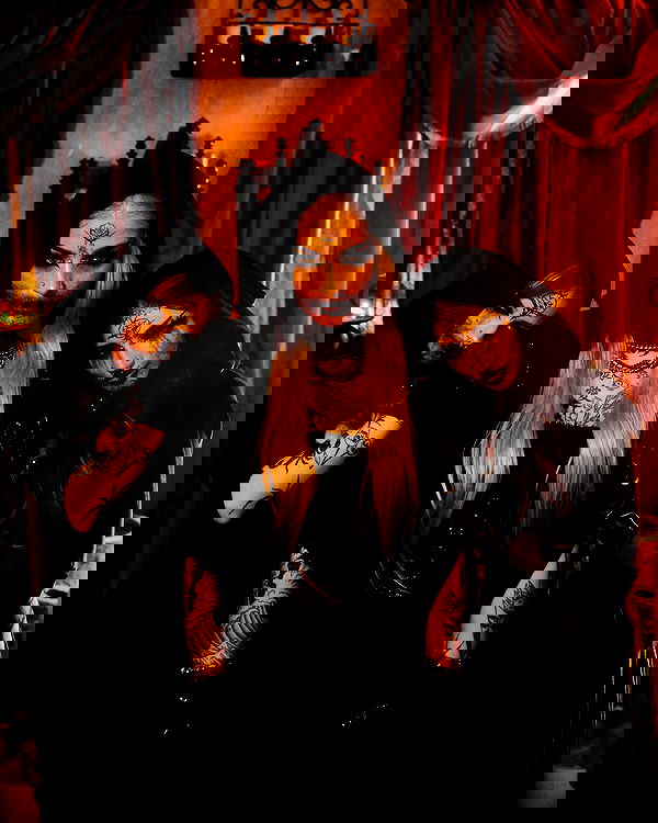 nikkibitez nikkibitez archive image