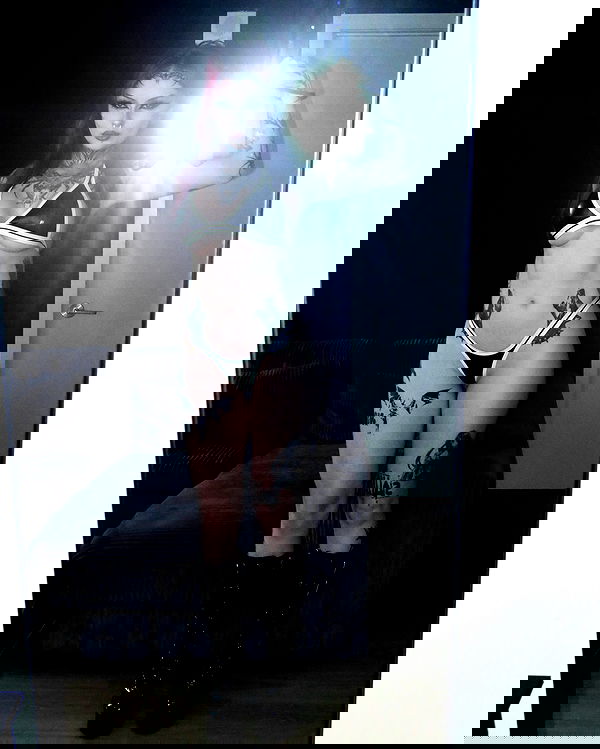 nikkibitez nikkibitez archive image