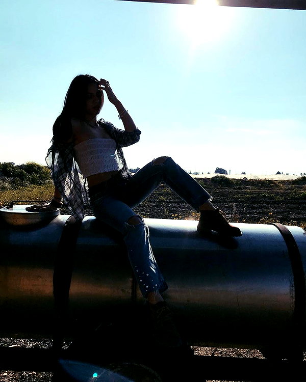 noa_mendel_ instagram image archive image