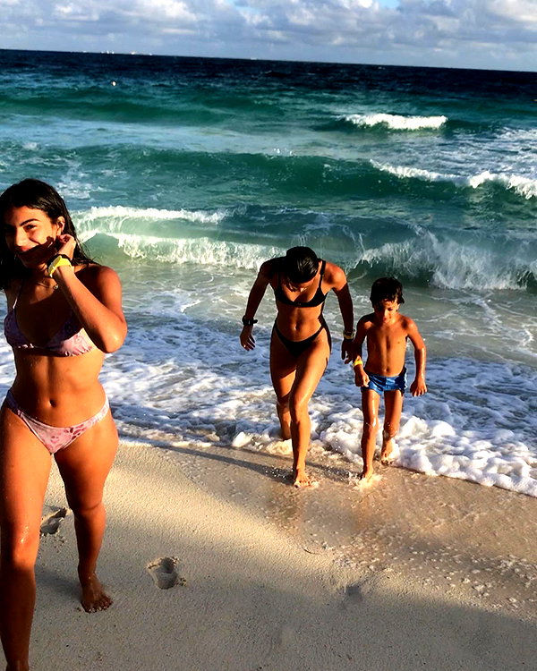 noa_mendel_ instagram image archive image