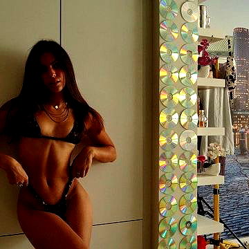 noa_mendel_ instagram image archive image