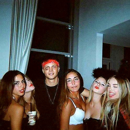 noa_mendel_ instagram image archive image