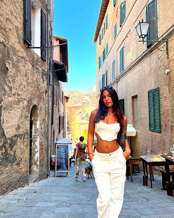 noa_mendel_ instagram image archive image