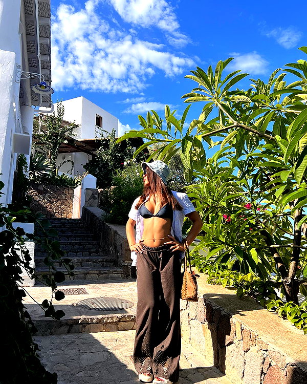 noa_mendel_ instagram image archive image