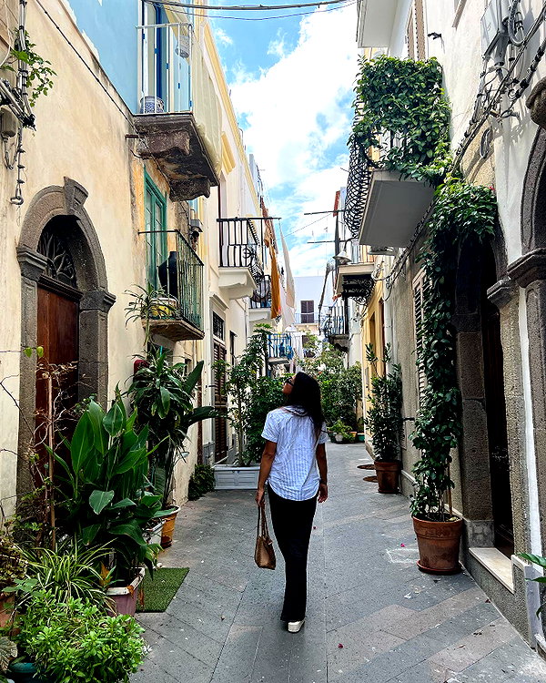 noa_mendel_ instagram image archive image