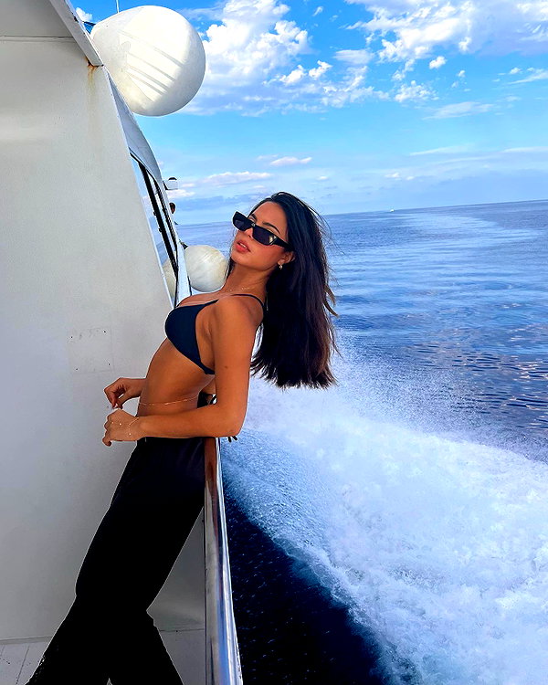 noa_mendel_ instagram image archive image