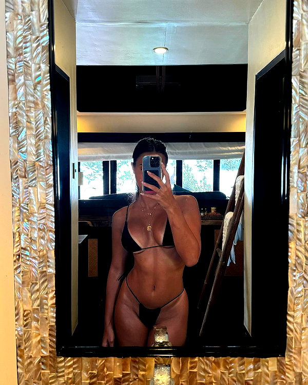 noa_mendel_ instagram image archive image