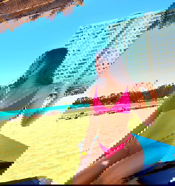 noeemiimii noeemiimii archive image