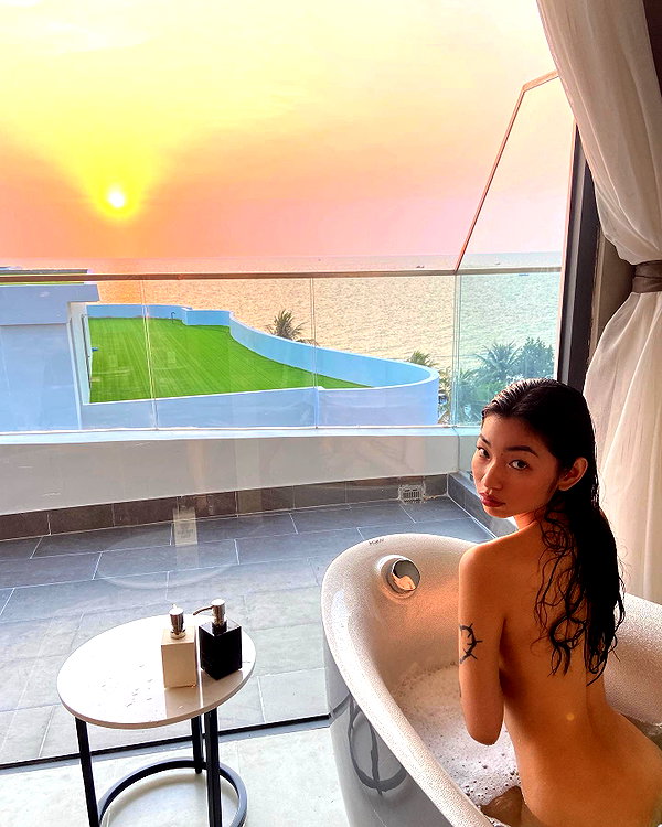 oanhdaqueen instagram image archive image