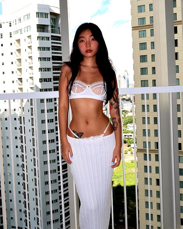 oanhdaqueen instagram image archive image