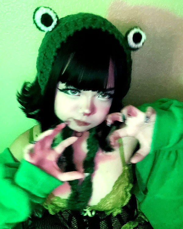 petitekitti instagram image archive image