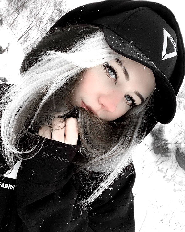 reyrri instagram image archive image